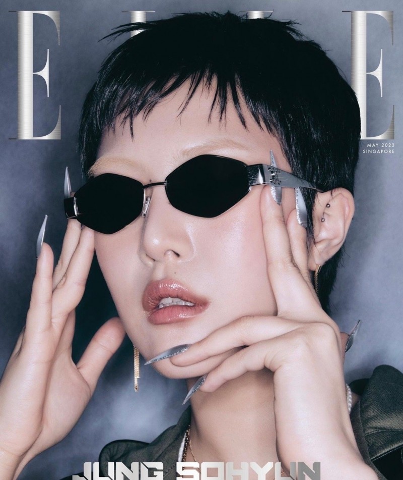 ELLE Singapore May 2023 ，CELINE 专题刊💛🖤💛